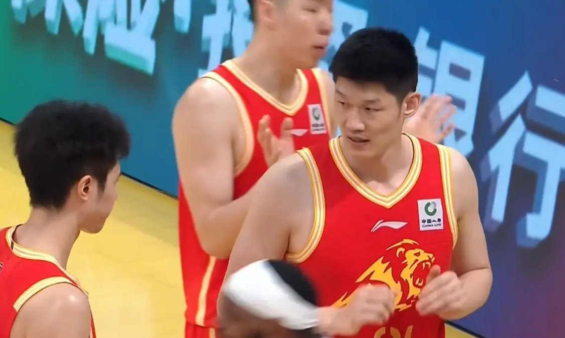 华体会真人体育娱乐-胡金秋17+11 布朗19+5 广厦客胜山西 卫冕冠军杀回浙江 张宁13分